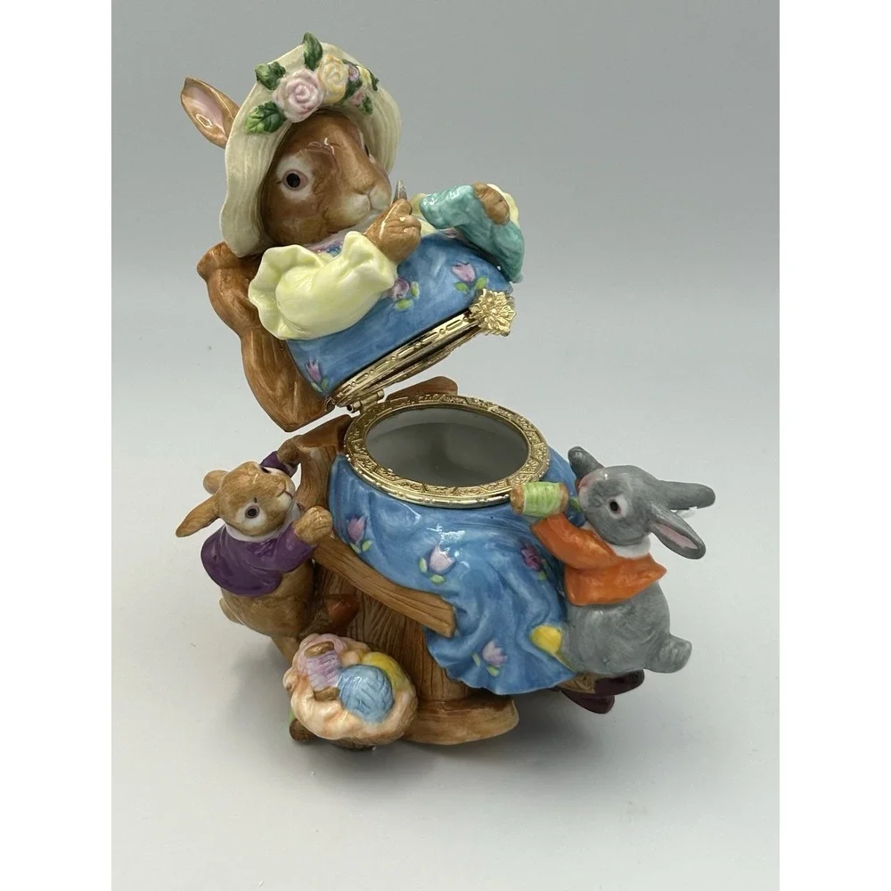 Porcelain Gma Rabbit Bunny Decorative Hinged Keepsake Box Easter Decor 7inch